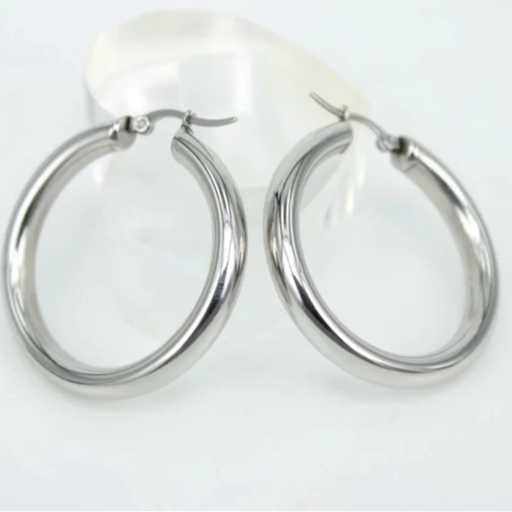 NEW 18k White Gold Plated 1.5” Round Hoop Earrings